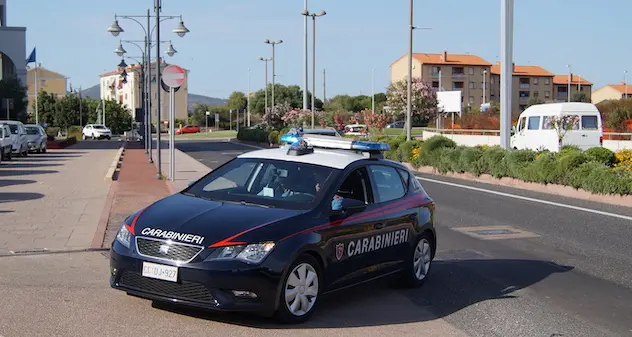 Olbia. Sorpreso mentre sparge liquido infiammabile: denunciato