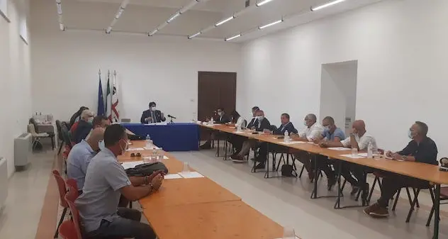 Solinas ai sindaci dei territori devastati dagli incendi: “Regione al vostro fianco”