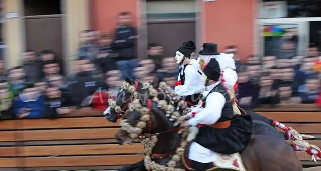 Sartiglia 2017: quattro anni di squalifica per sette cavalieri