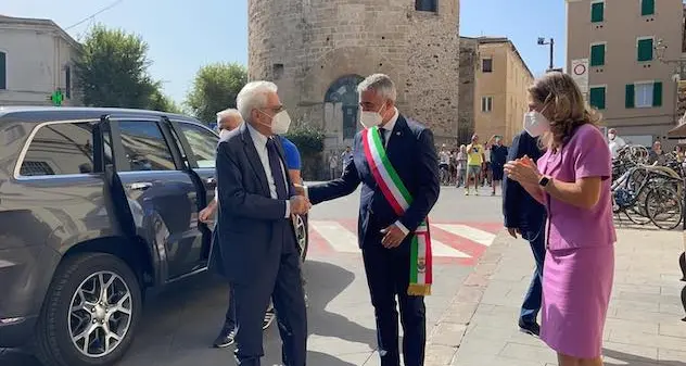 Alghero. Ecco cosa ha scritto Mattarella sul libro d’onore degli ospiti della città