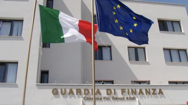 Multe per locazioni turistiche irregolari a Cabras: maxi operazione della Guardia di Finanza