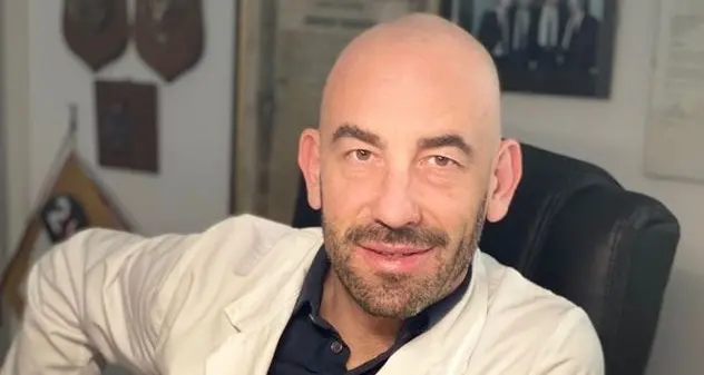 Bassetti propone obbligo vaccino a over 40 per \"evitare terapie intensive piene a novembre\"