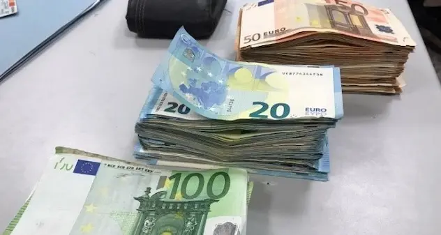 Aeroporto di Olbia: scoperti 40 mila euro non dichiarati: 3 sanzionati