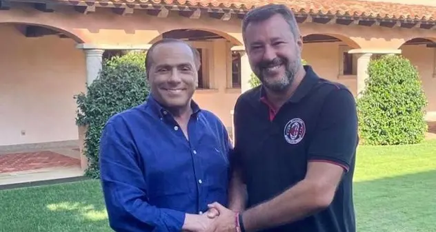 Salvini a Villa Certosa con Berlusconi: \"Salute, lavoro, taglio tasse\"