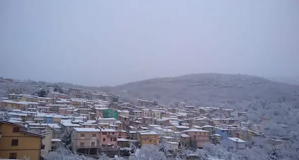 Tonara: il risveglio sotto la neve