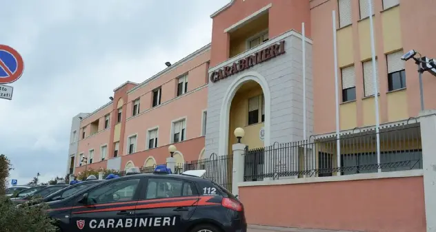 Carabinieri aggrediti durante un intervento a Olbia: frattura e contusioni per i militari