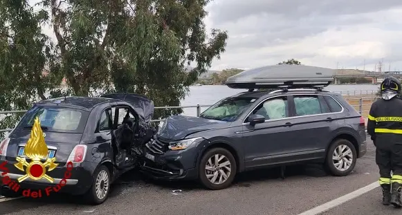 Schianto fra auto a Olbia, quattro persone in ospedale