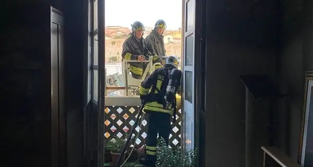 Cagliari. Fiamme nella chiesetta del San Giovanni di Dio