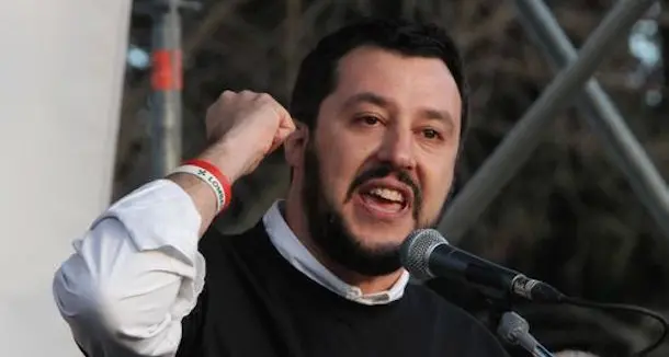 Migranti, Salvini: \"Limiterò accesso alle acque italiane\"