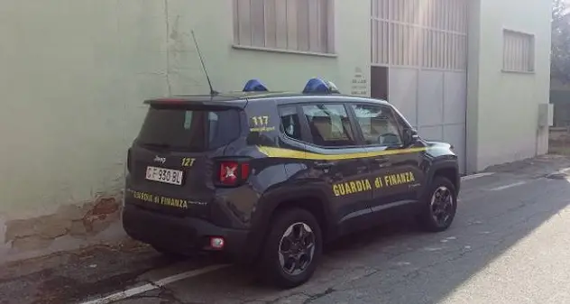 Officina abusiva scoperta dalla Guardia di finanza