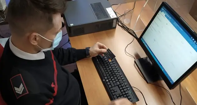 Vende pneumatici sui social a un 58enne di Guasila, ma dopo pagamento non li spedisce