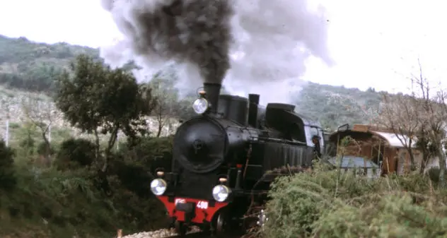 Scoprire la Sardegna a bordo del Trenino verde