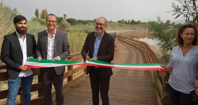 Cagliari. Riapre il ponte in legno del Parco di Terramaini danneggiato dall'incendio del 2016