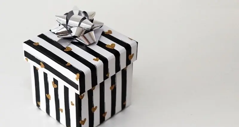 Idee e consigli per regalare un profumo da uomo