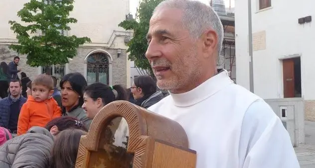 Don Totoni Cossu si schiera con i pastori: «Il latte a 60 centesimi è una ingiustizia»