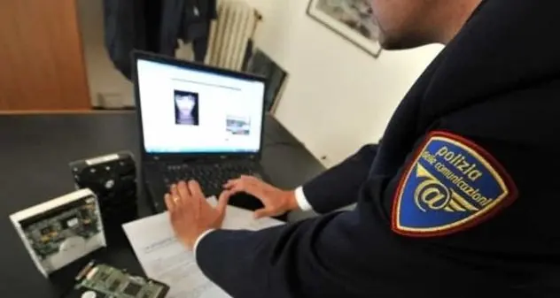 Ossi, 29enne arrestato per pedopornografia: sul computer migliaia di video di minori