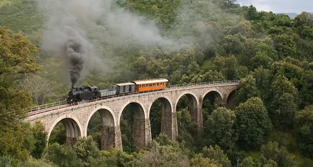 Il trenino verde deraglia a Sant'Antonio di Gallura