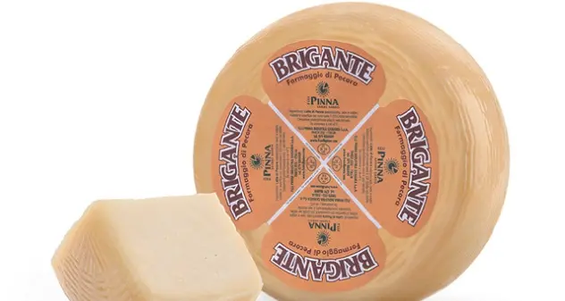 Thiesi, la squadra del paese difende gli industriali del formaggio: \"Vicini ai Pinna, seri e corretti\"