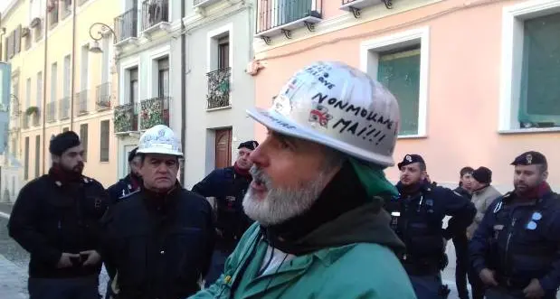 Gli operai Eurallumina incontrano il Premier Conte