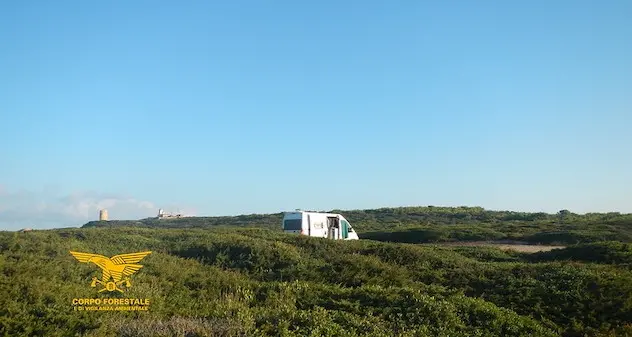Blitz del Corpo Forestale a San Vero Milis: raffica di verbali ai camperisti abusivi