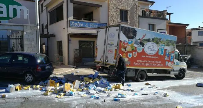 Protesta latte: assalto a furgone latte Podda