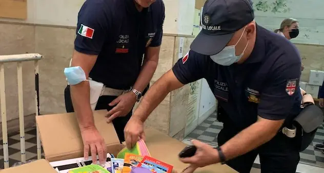 Sassari. Dalla Polizia locale una culla per un neonato afgano