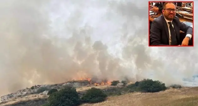 Incendio Santu Lussurgiu. Il sindaco denuncia: \"Oltre tre ore in attesa dei Canadair, non abbiamo ancora imparato\"