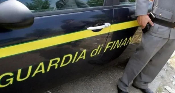 Guardia di Finanza chiude centro massaggi