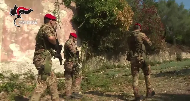 Orgosolo assediata dai carabinieri: nuovo blitz per cercare Mesina