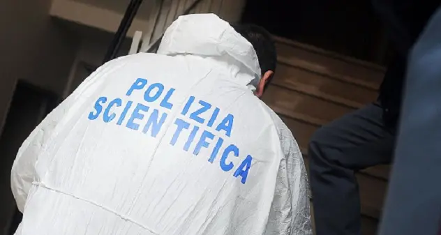 Anziana entra erroneamente nel cortile di una villa e viene sbranata da due cani