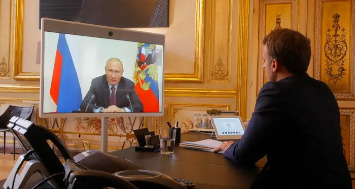 Macron dopo colloquio con Putin: \"Vuole conquistare l'intera Ucraina\"