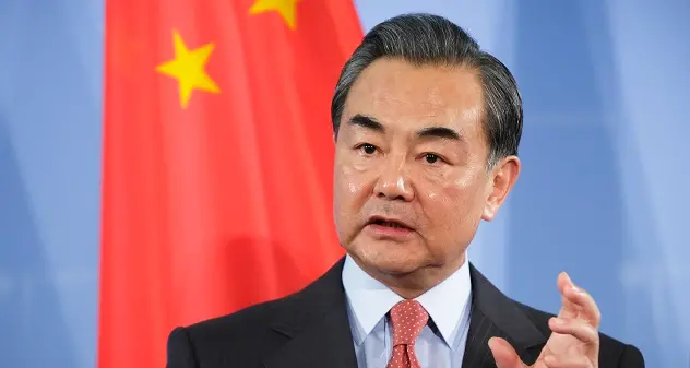 Ministro Esteri cinese: \"Si dialoghi, ma attenzione a espansione Nato a Est\"