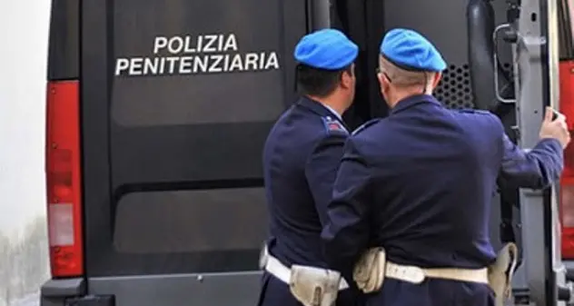 Carceri: detenuto tenta suicidio a Cagliari, denuncia Polgiust