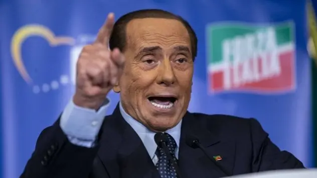 Il centrodestra ricorda Berlusconi. Meloni: \"La sua eredità vive nelle nostre battaglie\"