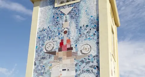 La cabina elettrica Enel? Diventa un’opera d’arte, ecco l’albero della vita