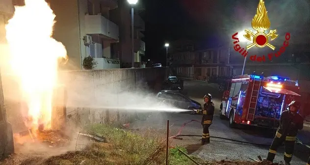 Osini. Colonnina del gas in fiamme: evacuate nella notte alcune abitazioni