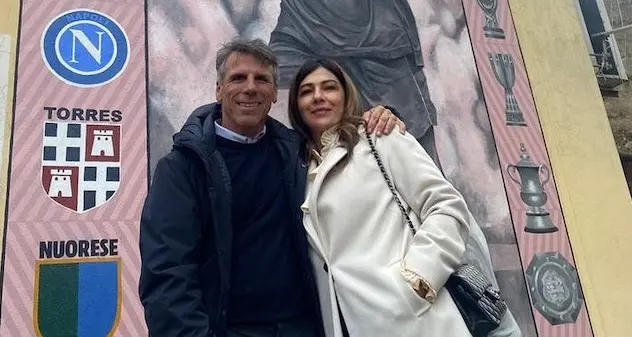 Gianfranco Zola a Oliena. “Questo murales, il mio trofeo più bello”