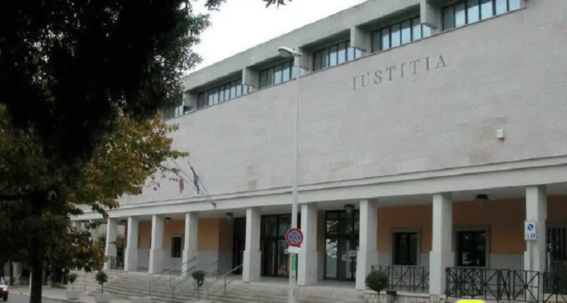 Processo Grillo per violenza sessuale: presunta vittima sarà in aula in autunno