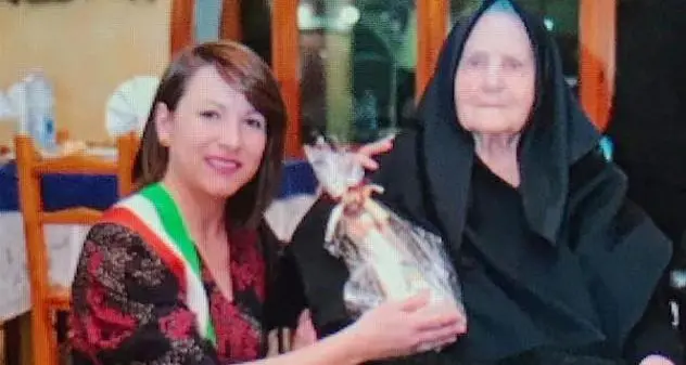 Baunei festeggia i 100 anni di Bonaria Secci