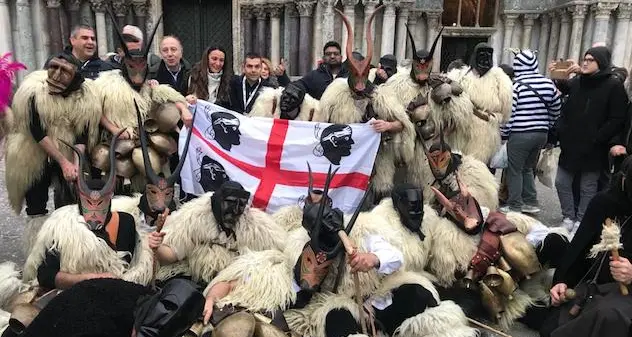 Venezia. Le maschere dei Boes e Merdules di Ottana conquistano Piazza San Marco