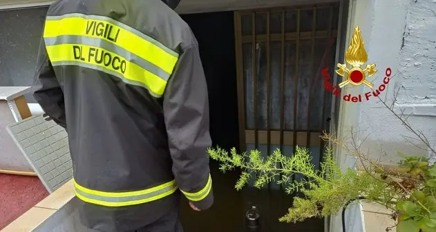 Vigili del Fuoco in azione nell'Oristanese per disagi maltempo: piogge e allagamenti