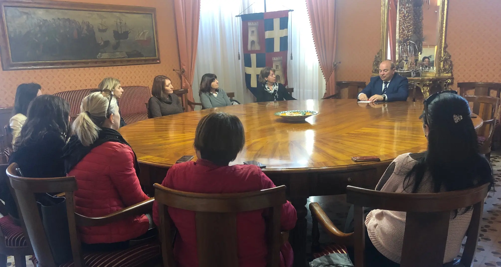Scuola di via Baldedda: a Palazzo Ducale una delegazione di mamme