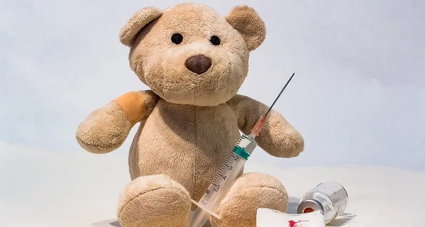 Coronavirus, i vaccini ai bambini delle elementari? In Italia via libera entro Natale