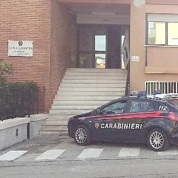 Furto al liceo scientifico di Porto Torres nel weekend: scassinati distributori bevande