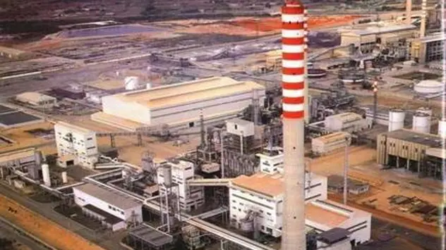 Eurallumina: protesta estrema, operai sul silo a 40 metri di altezza a Portovesme