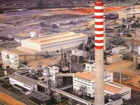 Eurallumina: protesta estrema, operai sul silo a 40 metri di altezza a Portovesme
