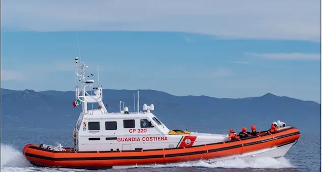 Scarico illegale di residui chimici: nave cisterna fermata e sequestrata a Sarroch