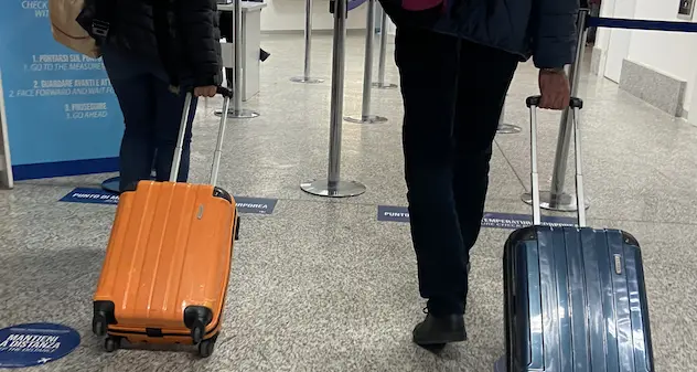 Variante Omicron Italia, test su 133 passeggeri Fiumicino