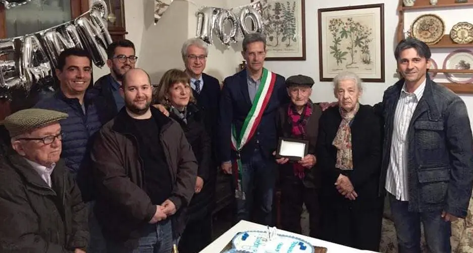 Padria festeggia i cento anni di zio Giommaria Delogu