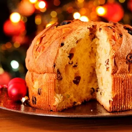 Natale 2024, in arrivo il primo panettone con farina di grillo